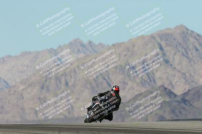 media/Dec-01-2025-Moto Forza (Mon) [[2daa91e15f]]/2-Intermediate Group/Session 4 Turn 9/